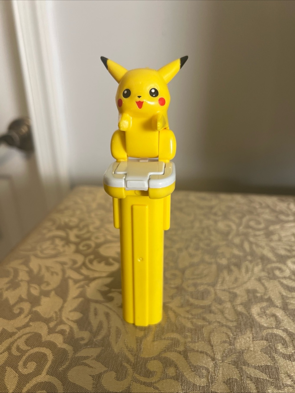 Vintage 1998 Bandai Early Pikachu Candy Pez Dispenser - Yellow Pokémon